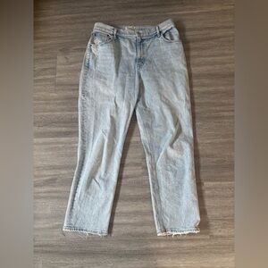 Abercombie and Fitch The 90's Straight Ultra High Rise Curve Love Jeans - 32